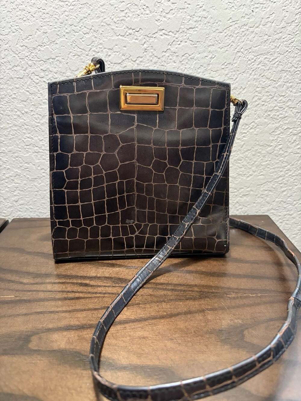 Vintage Susan Gail Black Croc Embossed Leather Crossbody Bag